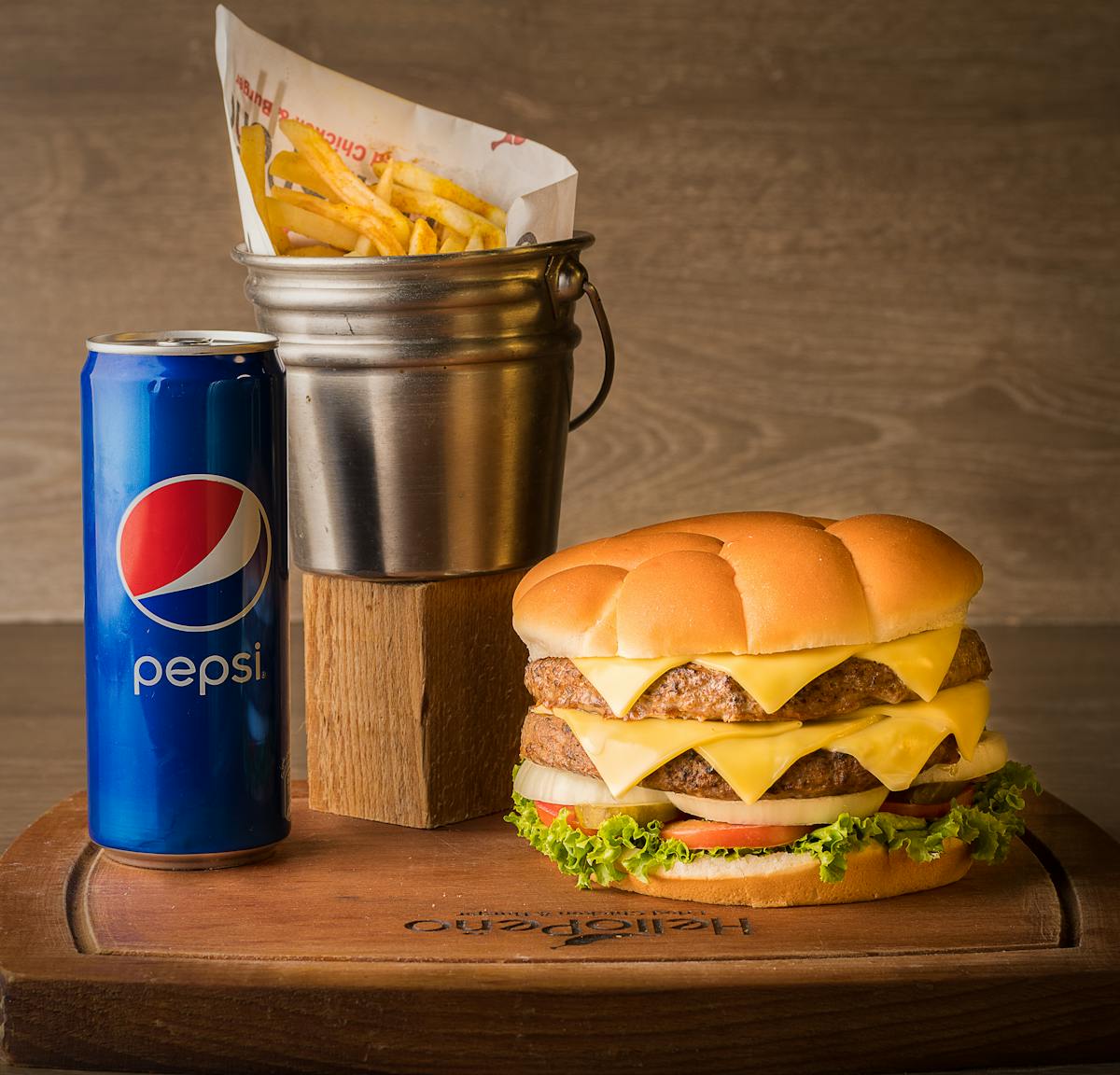 Cheese burger avec frites